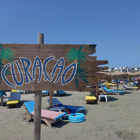 Holiday Rezidence Kazeboo Beach Apartment Năvodari Екстериор снимка