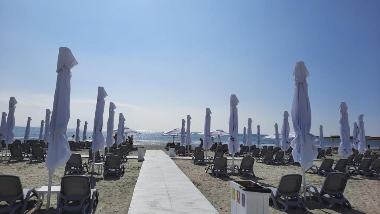 Holiday Rezidence Kazeboo Beach Apartment Năvodari Екстериор снимка